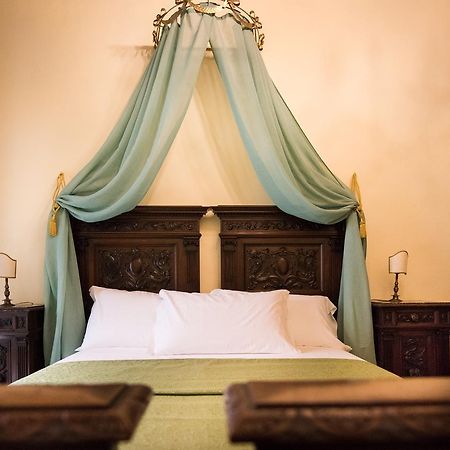 All'Ombra Della Torre Only Rooms Сієна Екстер'єр фото