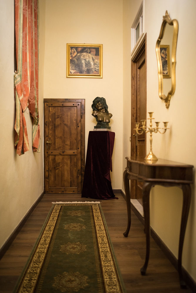 All'Ombra Della Torre Only Rooms Сієна Екстер'єр фото