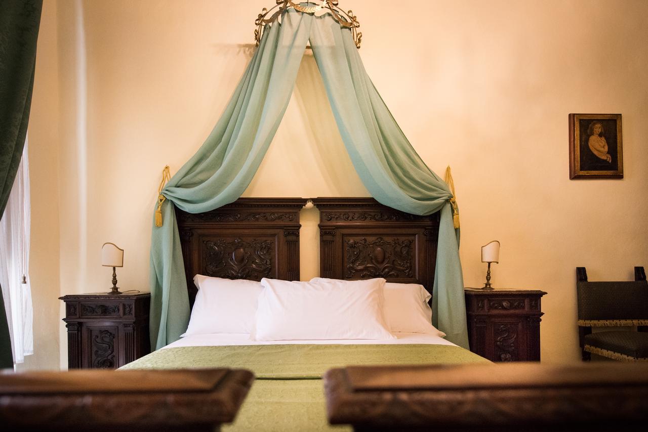 All'Ombra Della Torre Only Rooms Сієна Екстер'єр фото