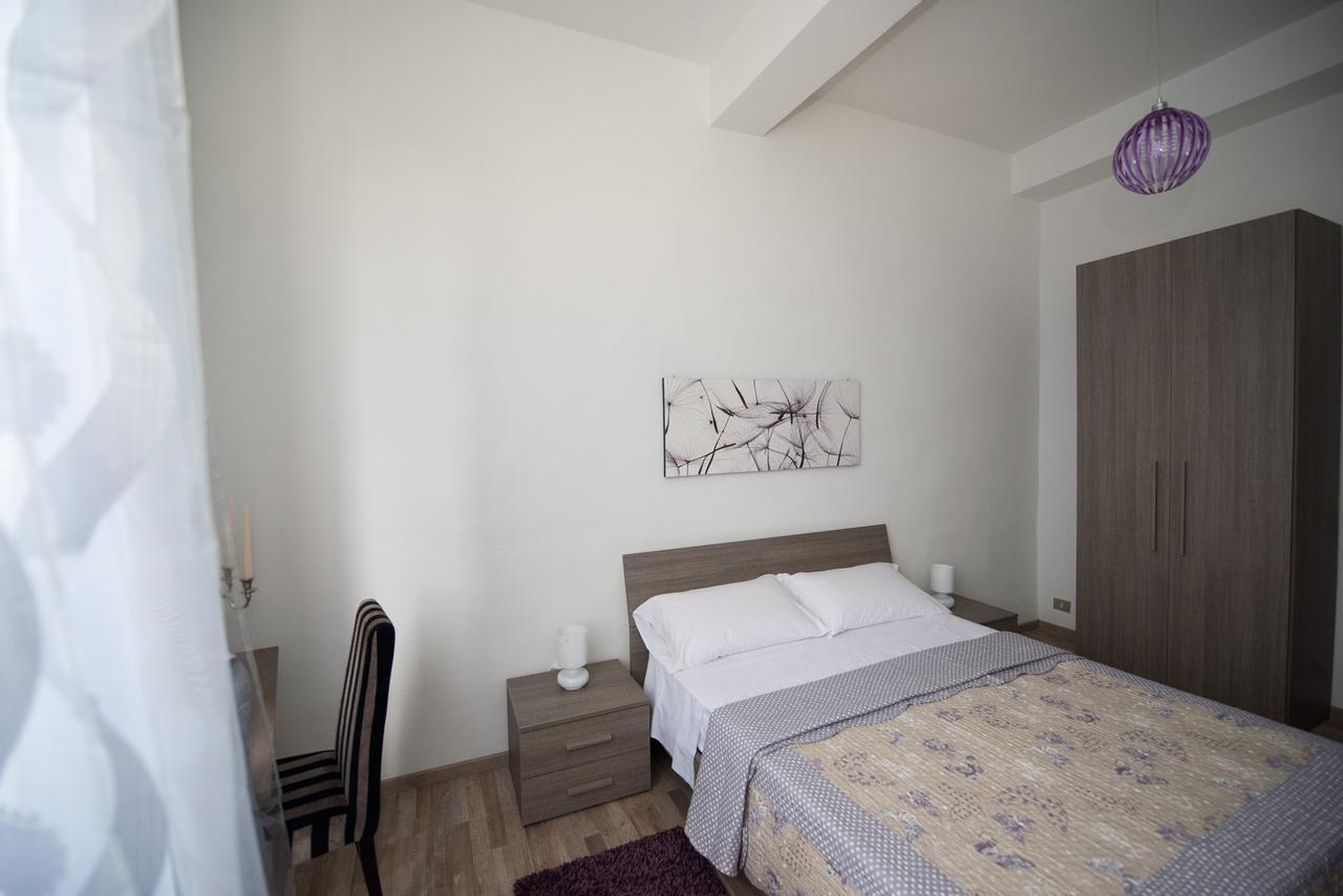 All'Ombra Della Torre Only Rooms Сієна Екстер'єр фото