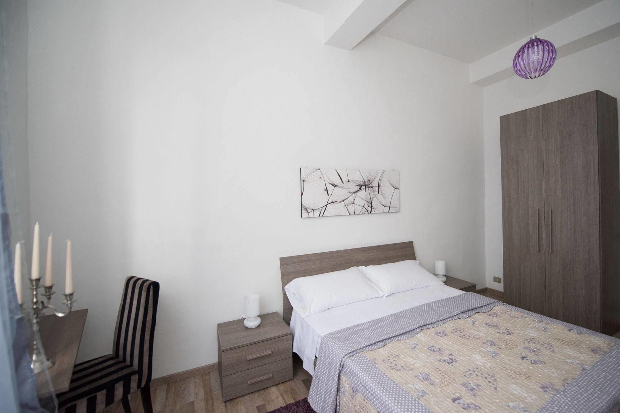 All'Ombra Della Torre Only Rooms Сієна Екстер'єр фото