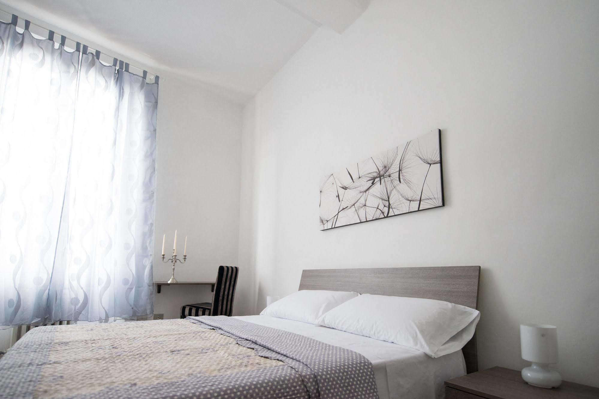 All'Ombra Della Torre Only Rooms Сієна Екстер'єр фото