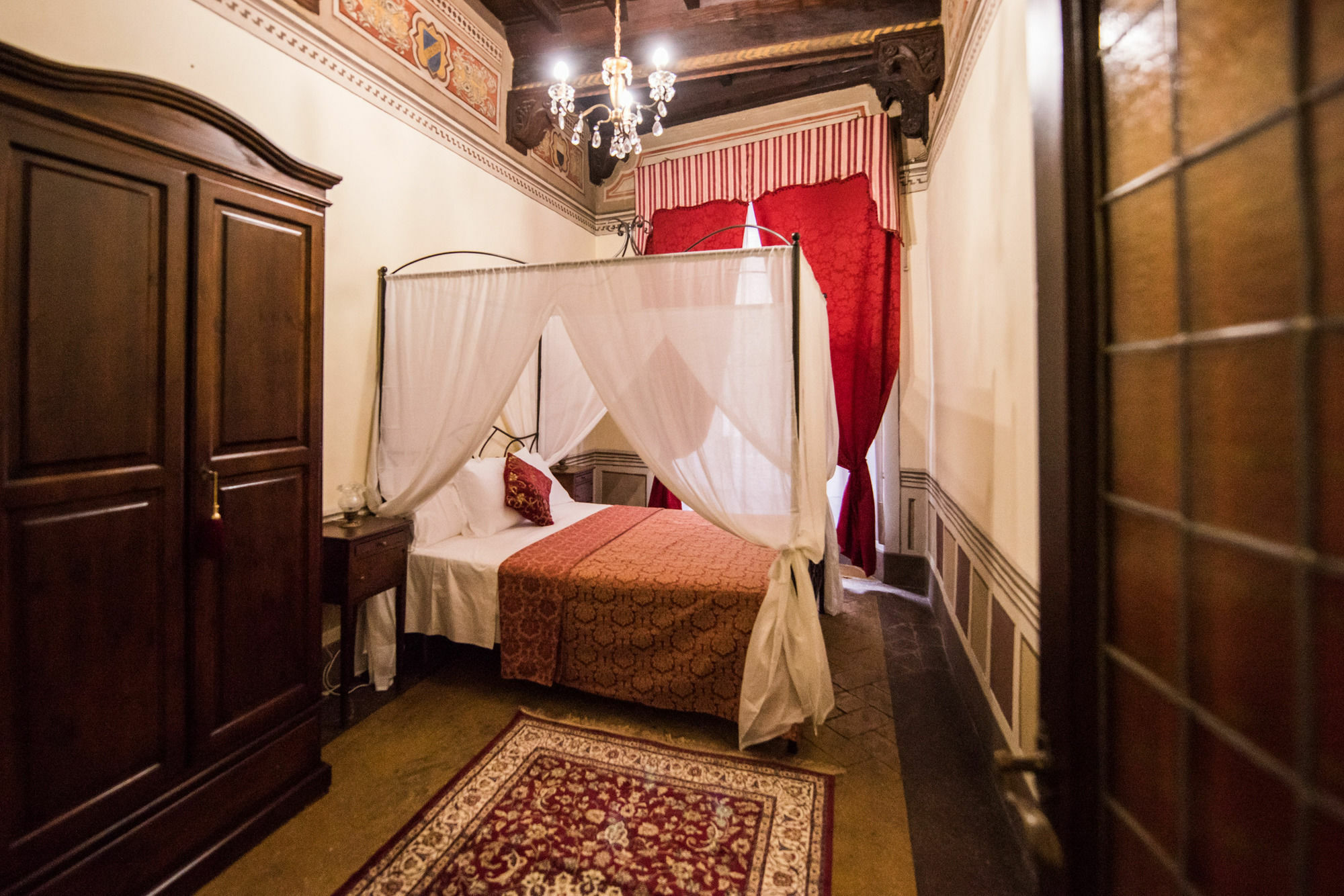 All'Ombra Della Torre Only Rooms Сієна Екстер'єр фото